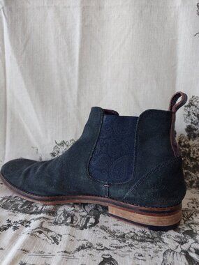Ted Baker Men's 10.5 Secaint Dark Blue Suede Chelsea Boots Paisley-printed